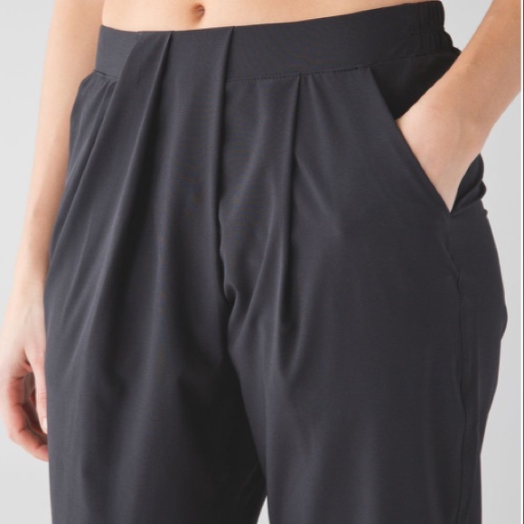 Lululemon & Go Keepsake Studio Jogger - Picture 6 of 16